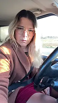 EmyLana online show from April 4, 2026, 6:00 am