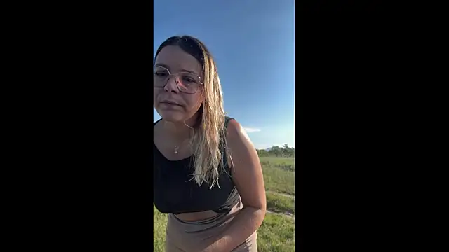 EmyLana online show from May 23, 2026, 6:40 am