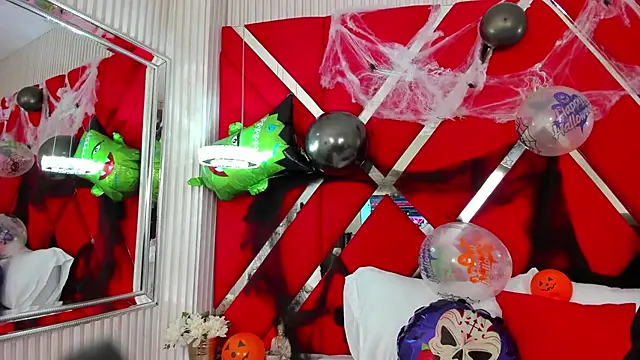 SusanCouper online show from October 30, 2025, 10:32 pm