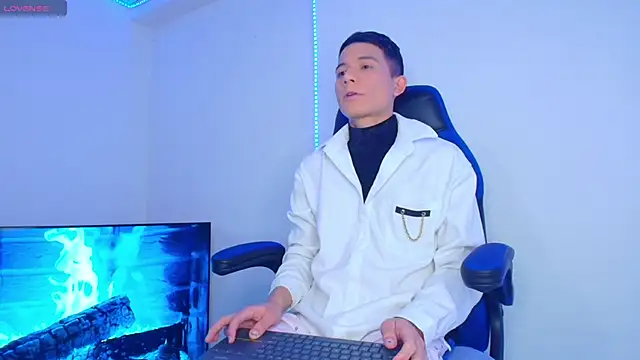 Snapshot of bryamer_19 chatting on February 1, 2025, 3:30 am bryamer 19 online show from February 1, 2025, 3:30 am