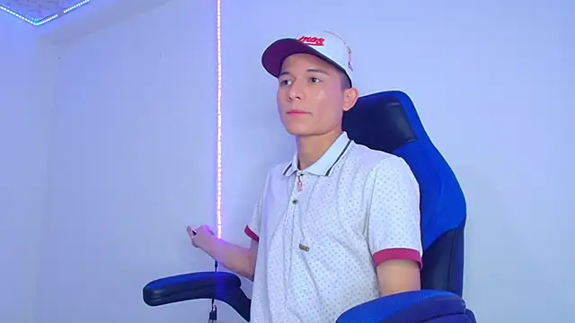 Snapshot of bryamer_19 chatting on February 15, 2025, 2:04 am bryamer 19 online show from February 15, 2025, 2:04 am