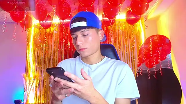 Snapshot of bryamer_19 chatting on September 9, 2025, 1:05 am bryamer 19 online show from September 9, 2025, 1:05 am