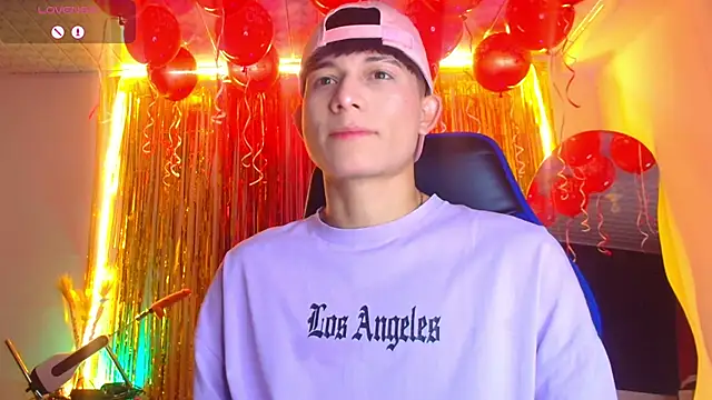 Snapshot of bryamer_19 chatting on September 27, 2025, 1:10 am bryamer 19 online show from September 27, 2025, 1:10 am