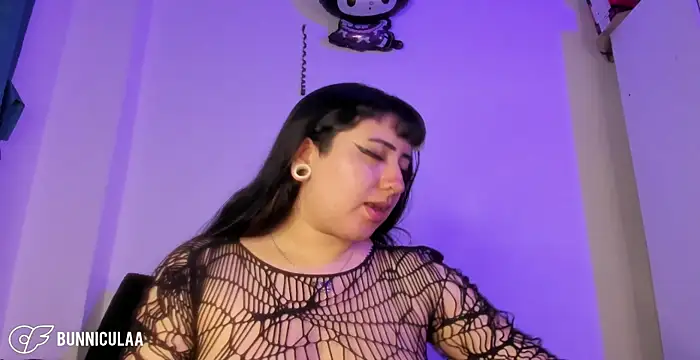 larissa01  online show from March 14, 2026, 8:03 pm