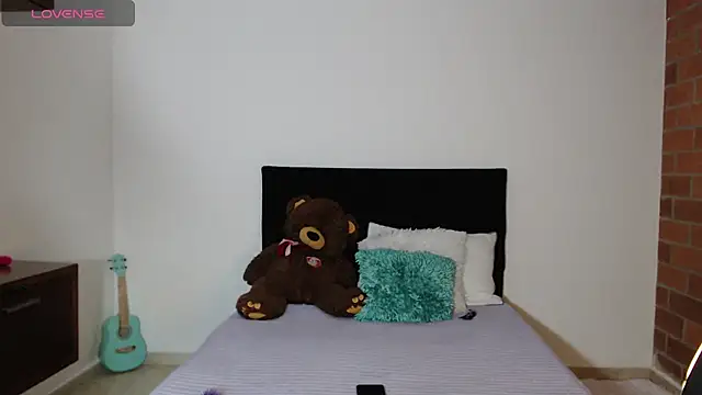 Snapshot of ValerieDamon chatting on February 22, 2025, 1:22 am ValerieDamon online show from February 22, 2025, 1:22 am