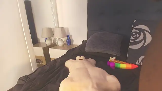 Evelonga 707 online show from February 5, 2026, 7:07 pm