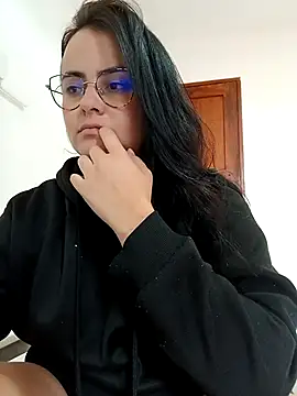 Im Amelia online show from February 15, 2025, 6:55 pm