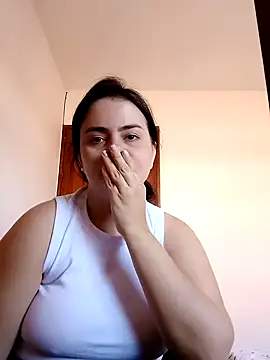 Im Amelia online show from February 26, 2025, 2:14 pm