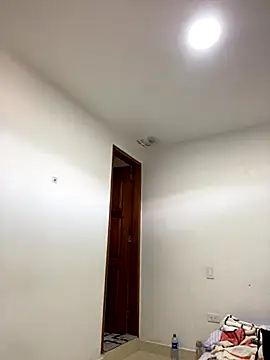 Im Amelia online show from December 2, 2025, 12:21 pm