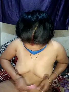 Snapshot of YRIMA1995 chatting on February 7, 2025, 8:42 pm YRIMA1995 online show from February 7, 2025, 8:42 pm