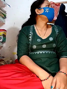 Snapshot of YRIMA1995 chatting on February 17, 2025, 1:21 pm YRIMA1995 online show from February 17, 2025, 1:21 pm