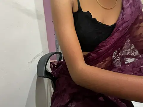 Snapshot of Honeyberose chatting on January 11, 2025, 10:51 am Honeyberose online show from January 11, 2025, 10:51 am