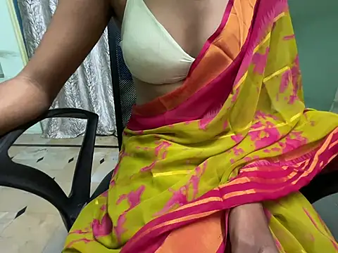 Snapshot of Honeyberose chatting on January 12, 2025, 6:49 am Honeyberose online show from January 12, 2025, 6:49 am