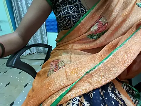 Snapshot of Honeyberose chatting on January 24, 2025, 10:11 am Honeyberose online show from January 24, 2025, 10:11 am