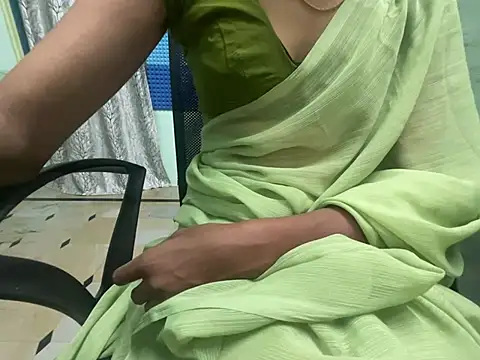 Snapshot of Honeyberose chatting on February 1, 2025, 6:32 am Honeyberose online show from February 1, 2025, 6:32 am