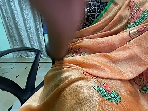 Snapshot of Honeyberose chatting on February 10, 2025, 5:58 am Honeyberose online show from February 10, 2025, 5:58 am