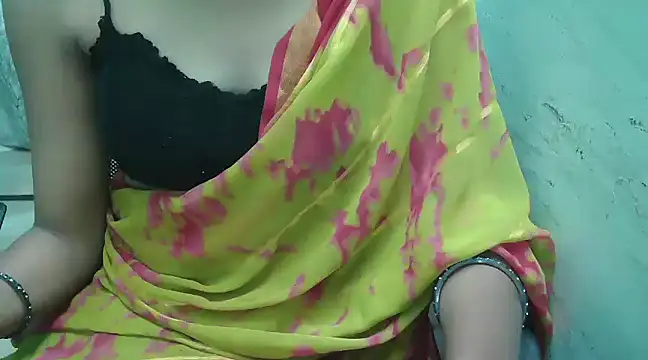 Snapshot of Honeyberose chatting on March 21, 2025, 10:28 am Honeyberose online show from March 21, 2025, 10:28 am