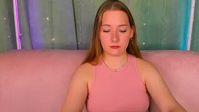 Snapshot of AlinaVice chatting on April 30, 2026, 1:12 am AlinaVice online show from April 30, 2026, 1:12 am