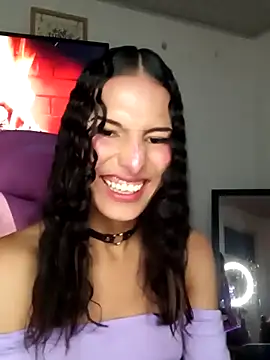Snapshot of Lanna_hott_ chatting on October 19, 2025, 11:27 pm Lanna hott  online show from October 19, 2025, 11:27 pm