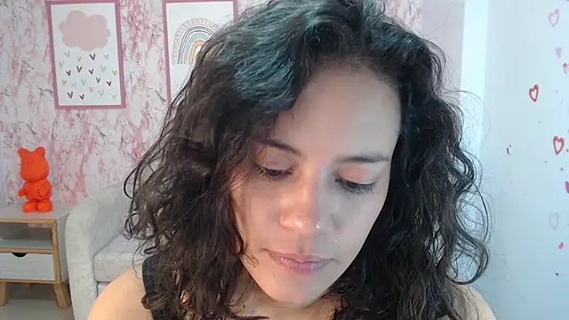 Snapshot of Tyna_ch chatting on February 28, 2025, 4:31 pm Tyna ch online show from February 28, 2025, 4:31 pm