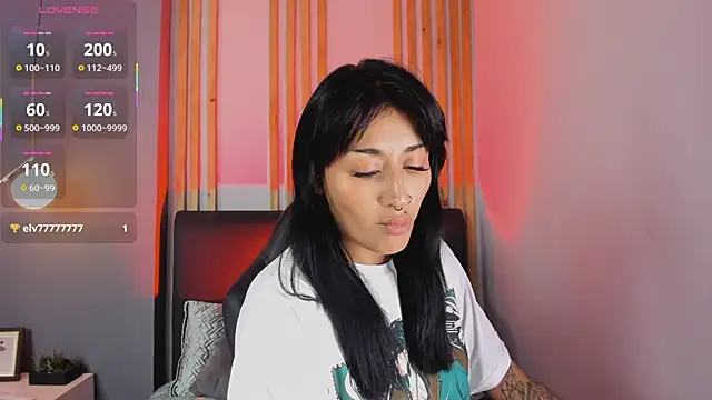 Snapshot of Valkiria_ponce chatting on July 6, 2026, 10:56 pm Valkiria ponce online show from July 6, 2026, 10:56 pm