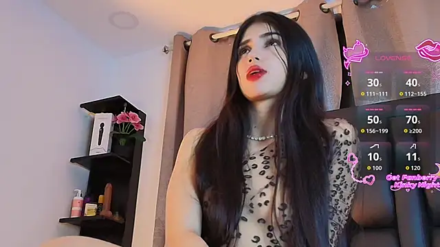 Snapshot of SaraRoy_ chatting on May 18, 2026, 11:32 pm SaraRoy online show from May 18, 2026, 11:32 pm