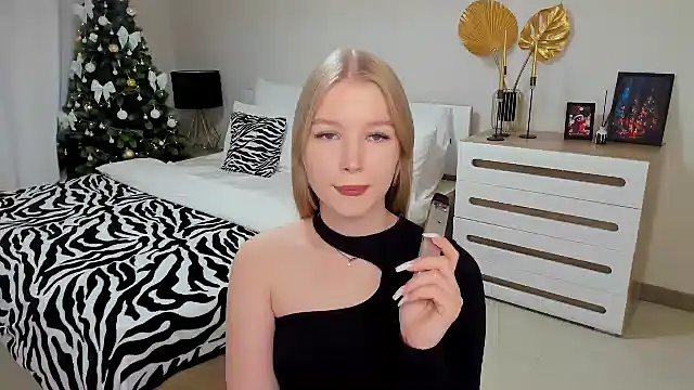 shy  lady online show from December 21, 2024, 6:44 pm