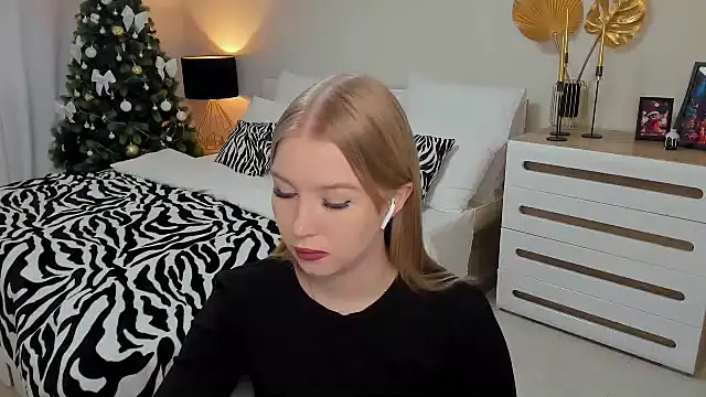 shy  lady online show from January 10, 2025, 11:22 am