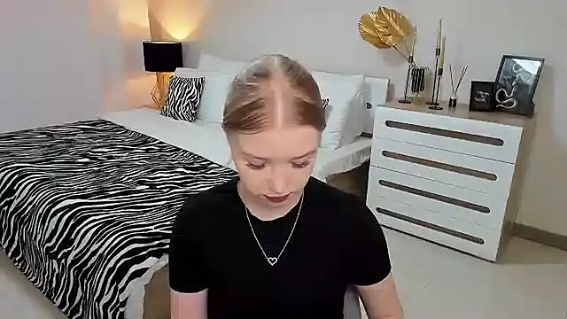 shy  lady online show from February 27, 2025, 6:20 pm