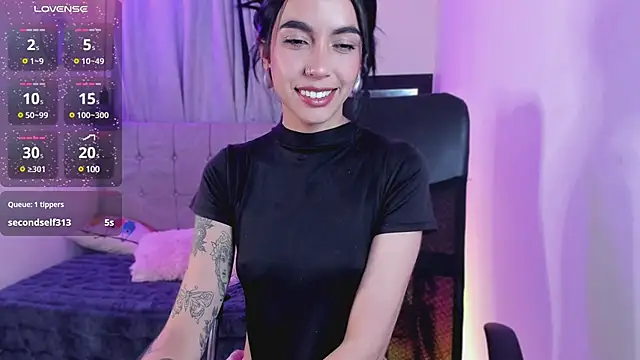 Snapshot of samy_lewis chatting on December 7, 2024, 1:36 am samy lewis online show from December 7, 2024, 1:36 am