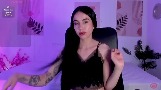 Snapshot of samy_lewis chatting on October 23, 2025, 4:01 am samy lewis online show from October 23, 2025, 4:01 am