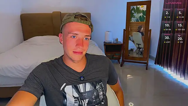 Snapshot of tommy_cumfinger chatting on September 20, 2025, 4:35 am tommy cumfinger online show from September 20, 2025, 4:35 am