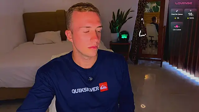 tommy cumfinger online show from November 13, 2025, 6:01 am