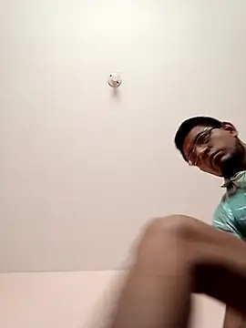 Snapshot of ale3J4a chatting on January 6, 2025, 5:27 pm ale3J4a online show from January 6, 2025, 5:27 pm