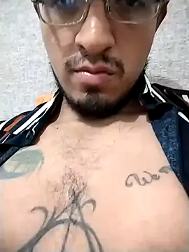 Snapshot of ale3J4a chatting on January 20, 2025, 5:37 am ale3J4a online show from January 20, 2025, 5:37 am