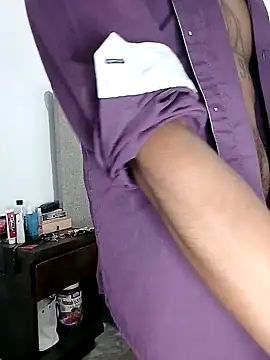 Snapshot of ale3J4a chatting on January 30, 2025, 11:34 pm ale3J4a online show from January 30, 2025, 11:34 pm