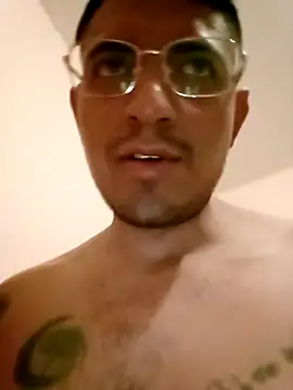 Snapshot of ale3J4a chatting on March 3, 2025, 1:31 am ale3J4a online show from March 3, 2025, 1:31 am