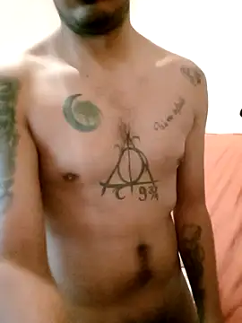 Snapshot of ale3J4a chatting on March 5, 2025, 1:10 am ale3J4a online show from March 5, 2025, 1:10 am