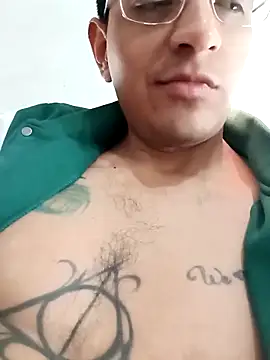 Snapshot of ale3J4a chatting on March 11, 2025, 2:40 pm ale3J4a online show from March 11, 2025, 2:40 pm