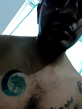 Snapshot of ale3J4a chatting on March 20, 2025, 1:02 am ale3J4a online show from March 20, 2025, 1:02 am