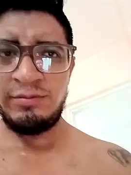 Snapshot of ale3J4a chatting on September 29, 2025, 10:03 pm ale3J4a online show from September 29, 2025, 10:03 pm