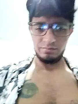 Snapshot of ale3J4a chatting on November 16, 2025, 9:31 pm ale3J4a online show from November 16, 2025, 9:31 pm