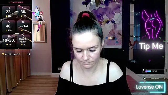 AriaGray online show from October 13, 2025, 1:33 pm