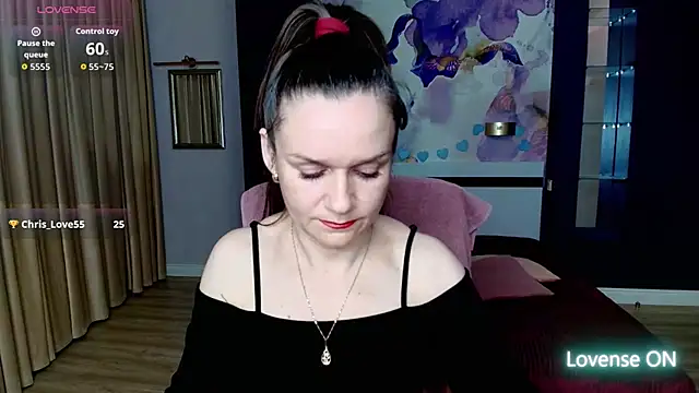 AriaGray online show from April 4, 2026, 11:35 pm