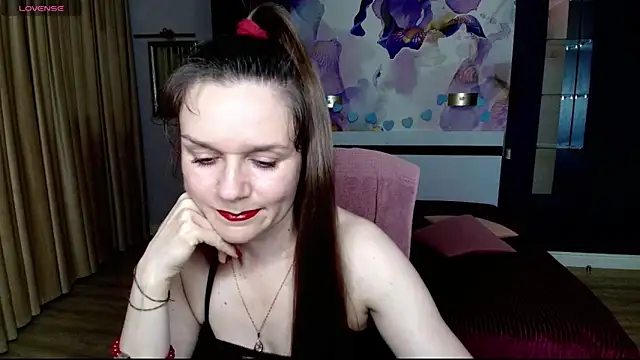 AriaGray online show from May 9, 2026, 8:14 pm