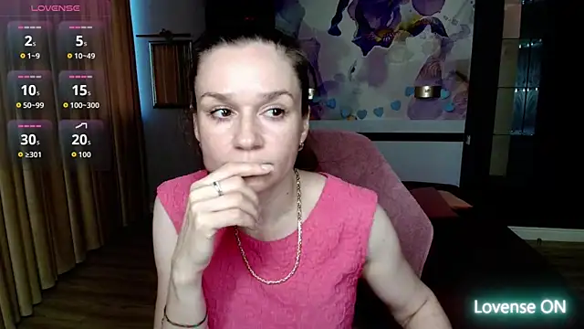 Snapshot of AriaGray chatting on June 19, 2026, 2:27 am AriaGray online show from June 19, 2026, 2:27 am