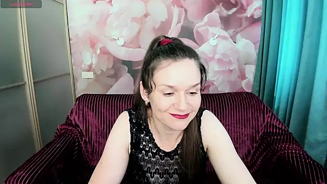 Snapshot of AriaGray chatting on June 27, 2026, 7:57 am AriaGray online show from June 27, 2026, 7:57 am