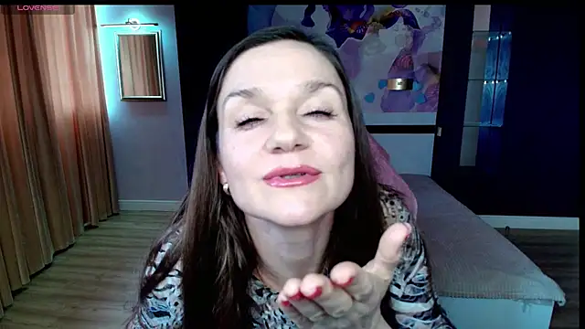 Snapshot of AriaGray chatting on July 4, 2026, 8:09 am AriaGray online show from July 4, 2026, 8:09 am