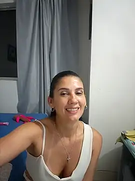 AbbyBaker222 online show from November 9, 2025, 6:23 am