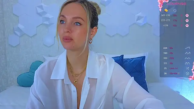 Lynna Sparks online show from October 7, 2025, 2:53 am